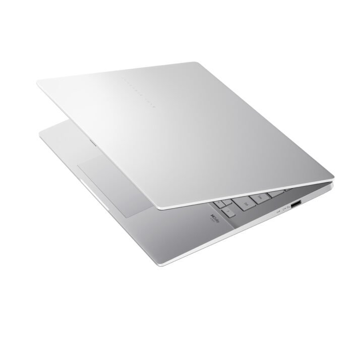Asus Vivobook S14 | Cool Silver | 14" | IPS | WUXGA | 60 Hz | 1920 x 1200 pixels | Anti-glare | Intel Core i5 | i5-13420H | 16 GB | DDR5 | Solid-state drive capacity 512 GB | Intel Graphics | Windows 11 Home | 802.11ax | Bluetooth version 5.3 | Keyboard language US international | Keyboard backlit | Battery warranty 12 month(s) | Warranty 24 month(s)